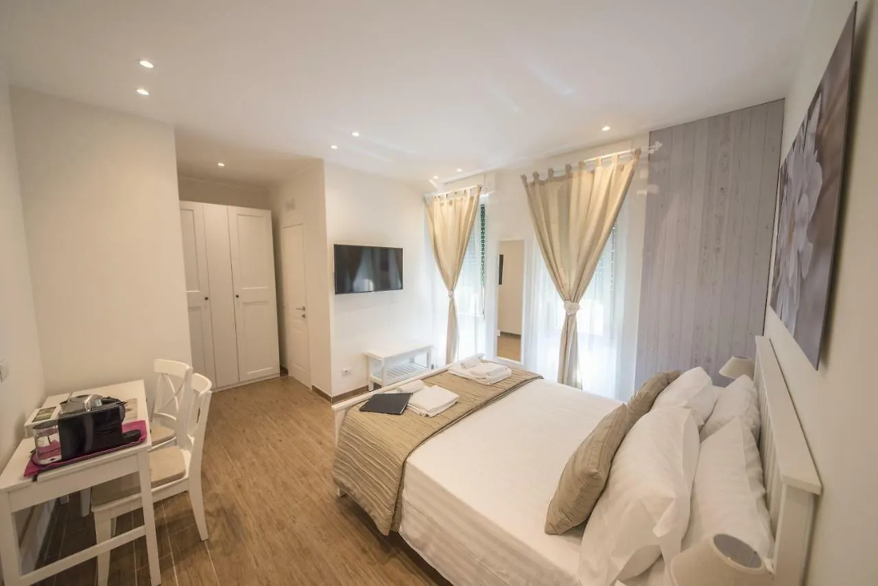 Beplace Aventino Rome 2*,